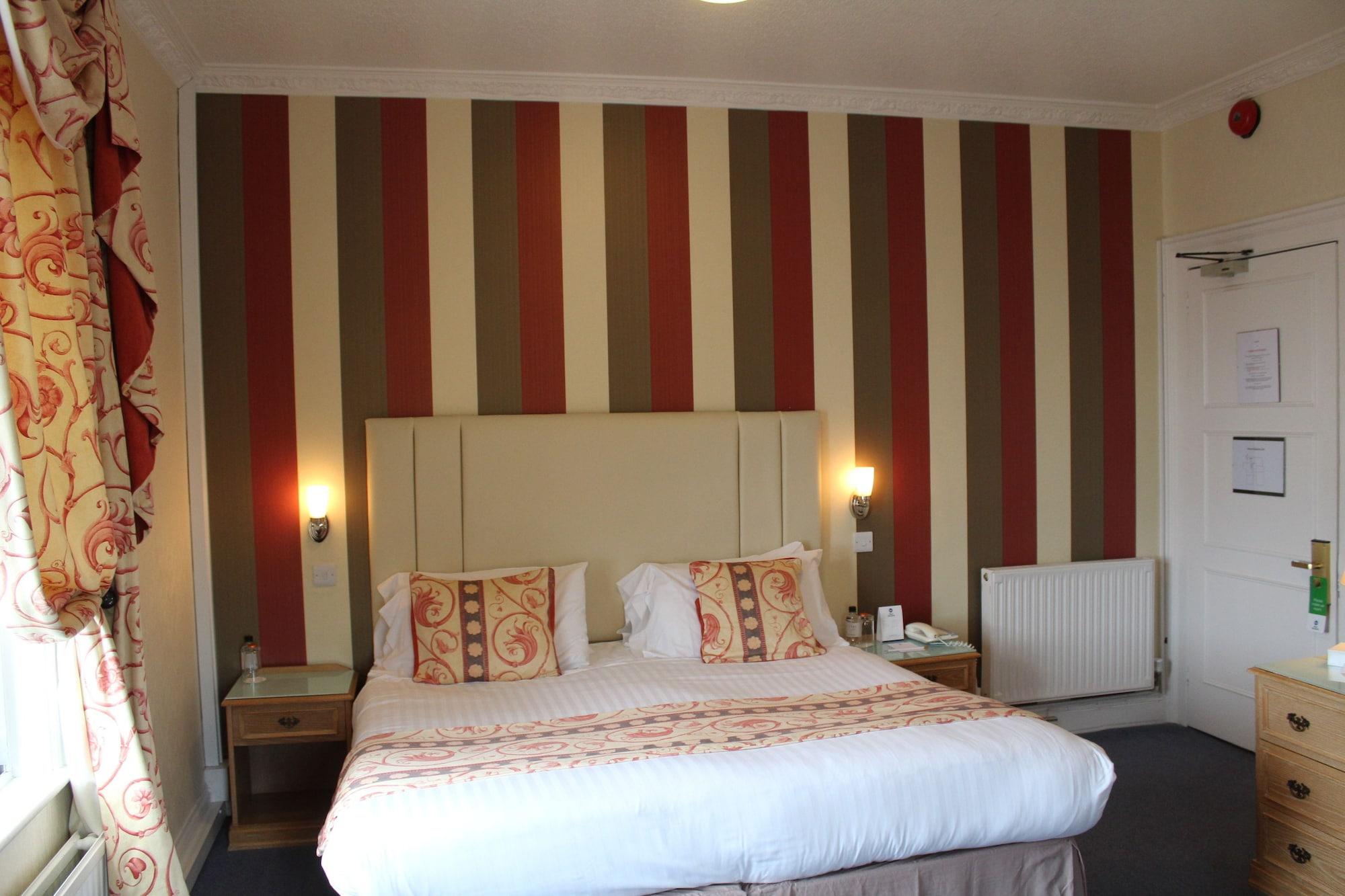 BEST WESTERN New Holmwood Hotel Cowes  Buitenkant foto