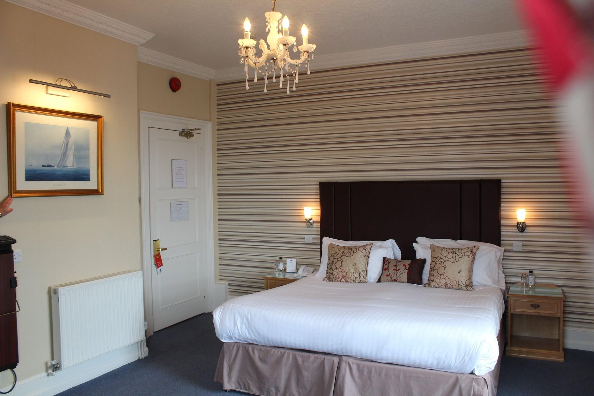 BEST WESTERN New Holmwood Hotel Cowes  Buitenkant foto