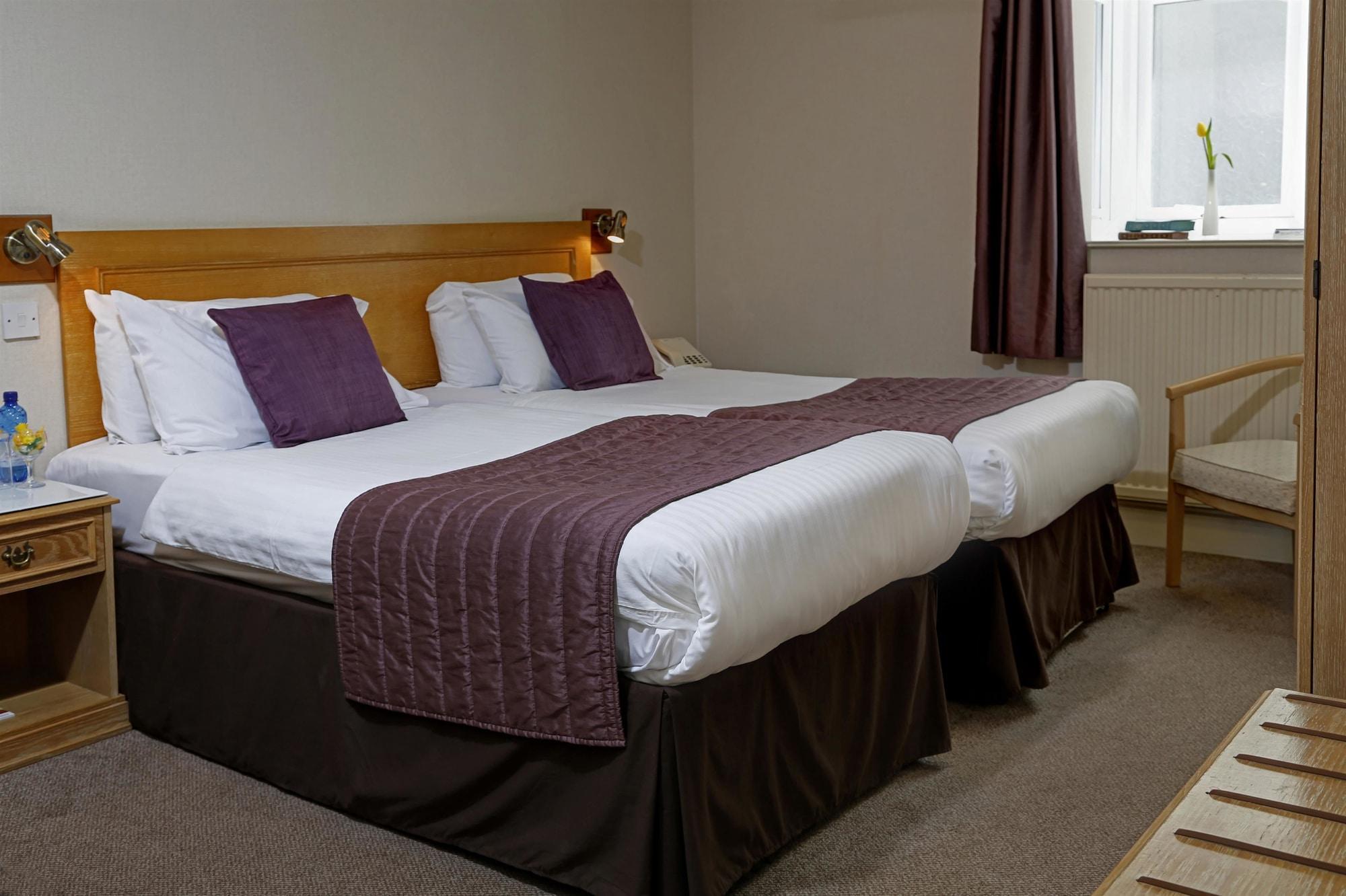 BEST WESTERN New Holmwood Hotel Cowes  Buitenkant foto