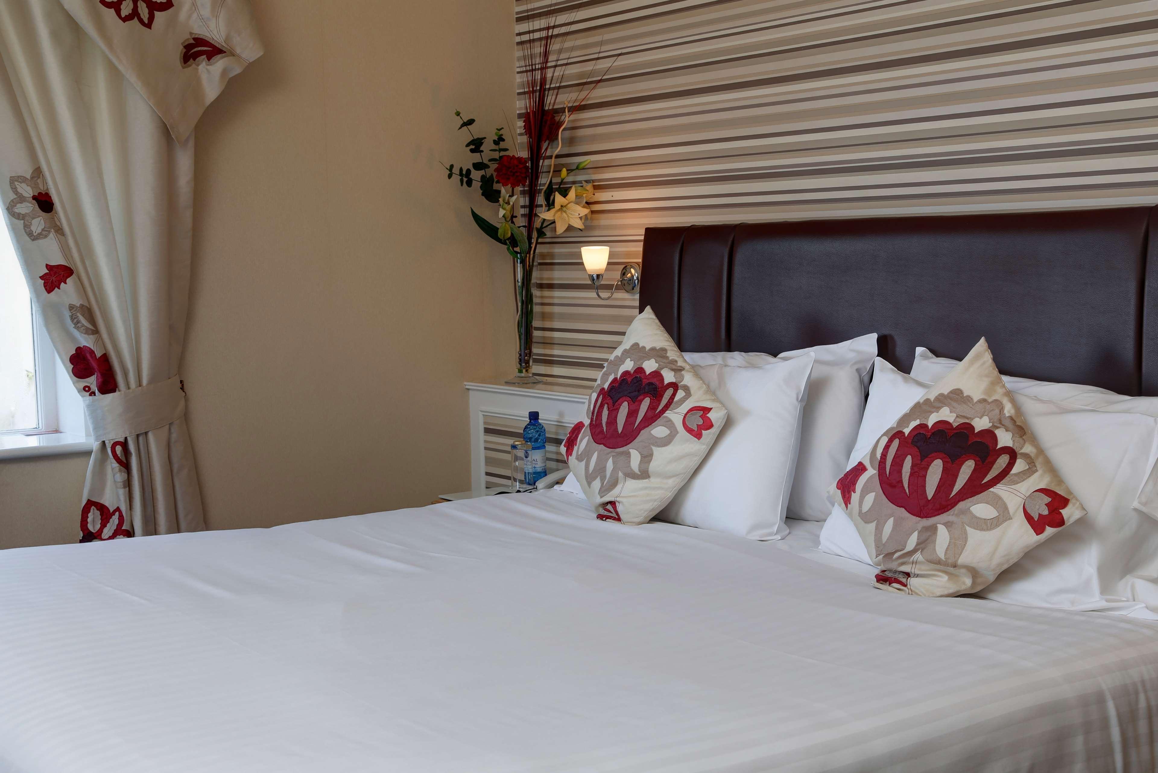 BEST WESTERN New Holmwood Hotel Cowes  Buitenkant foto