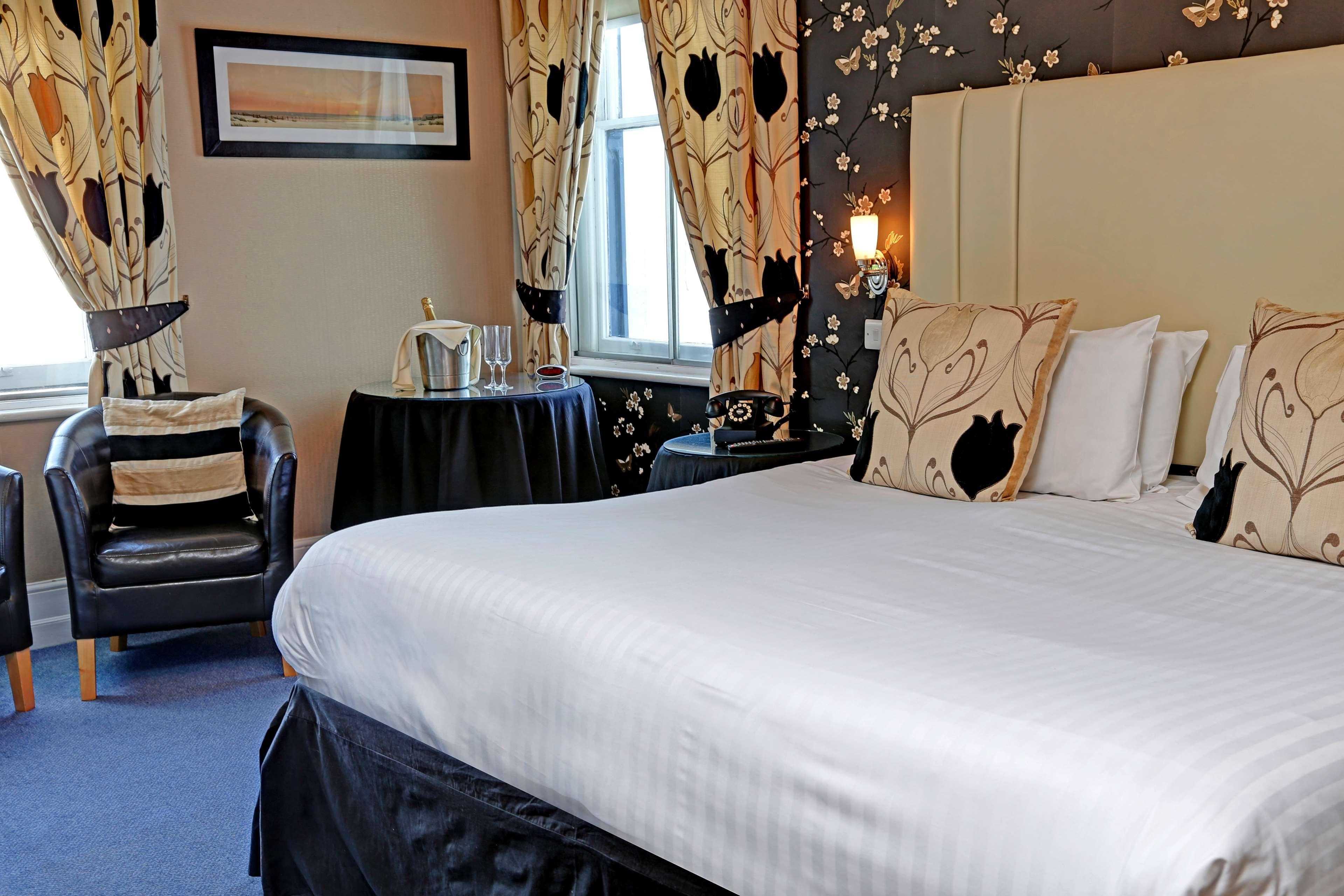 BEST WESTERN New Holmwood Hotel Cowes  Buitenkant foto