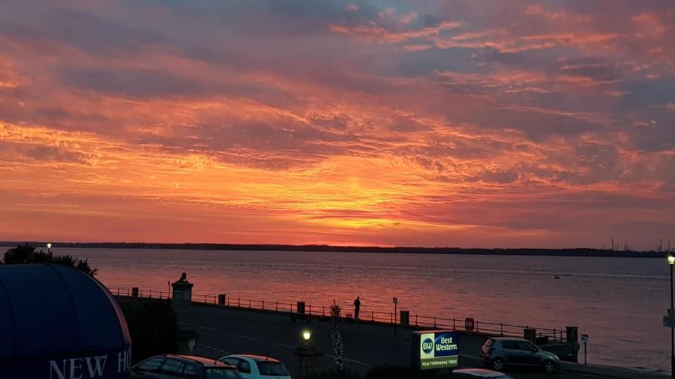 BEST WESTERN New Holmwood Hotel Cowes  Buitenkant foto