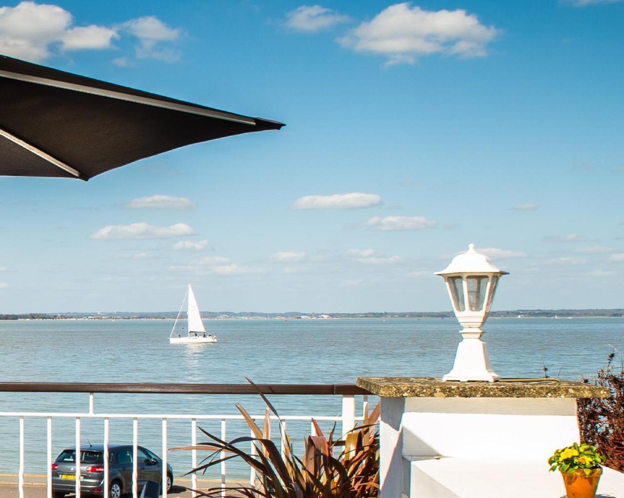 BEST WESTERN New Holmwood Hotel Cowes  Buitenkant foto