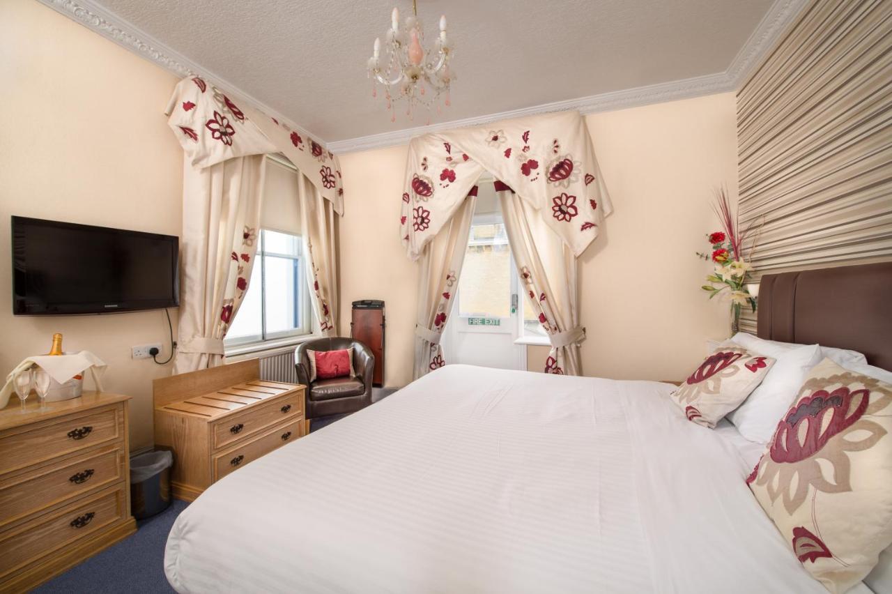 BEST WESTERN New Holmwood Hotel Cowes  Buitenkant foto