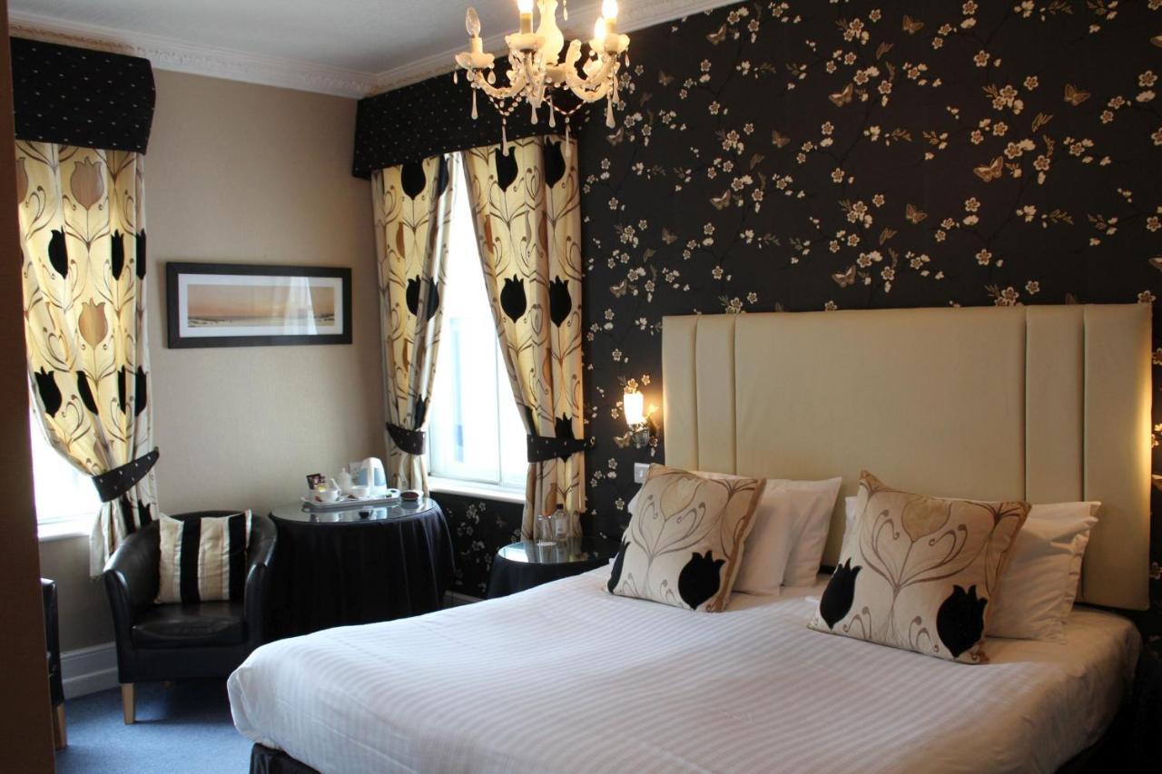 BEST WESTERN New Holmwood Hotel Cowes  Buitenkant foto